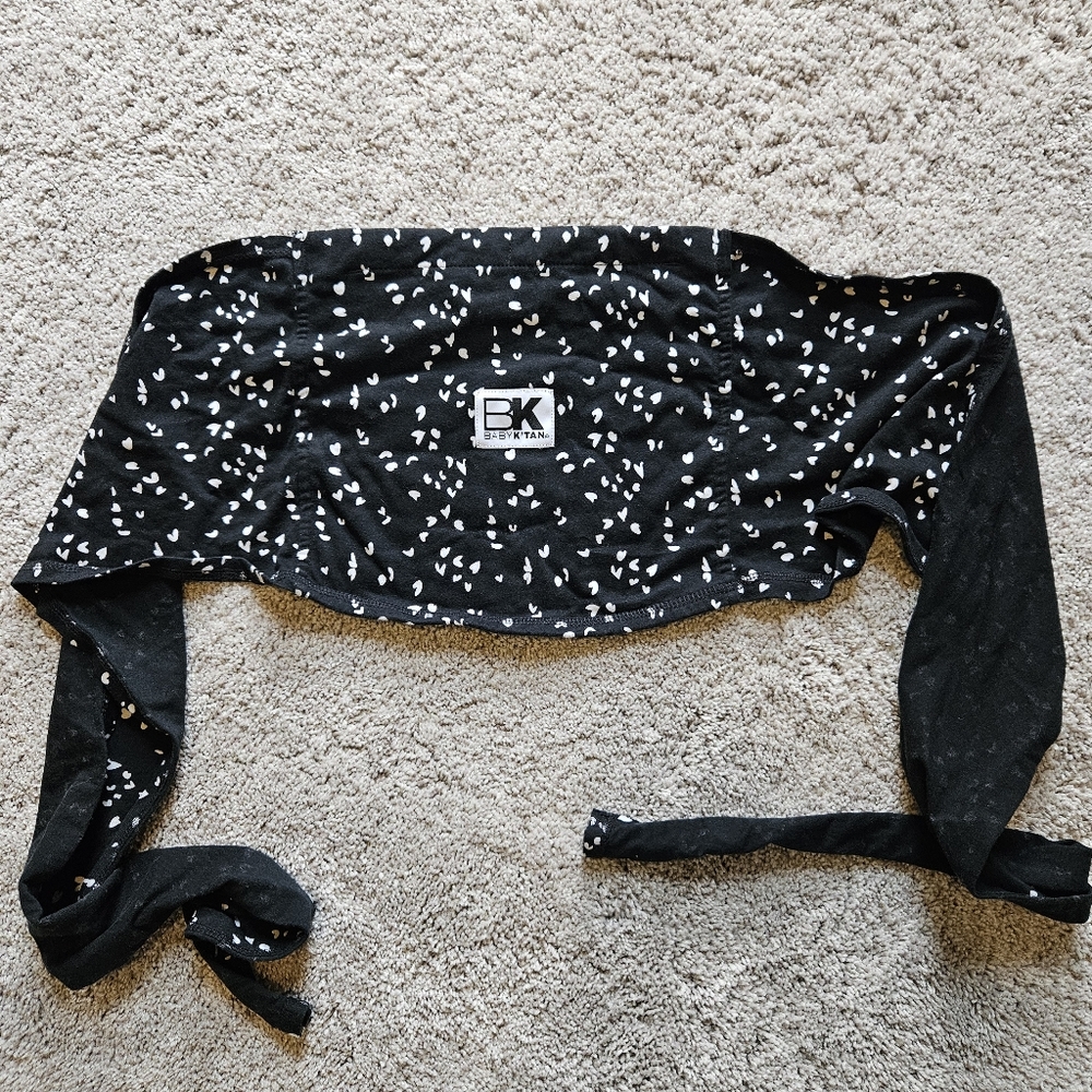 NWOT Baby K Tan Black and White Patterned Wrap Top